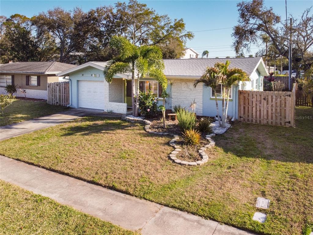 2718 KEENE PARK DRIVE LARGO, FL 33771