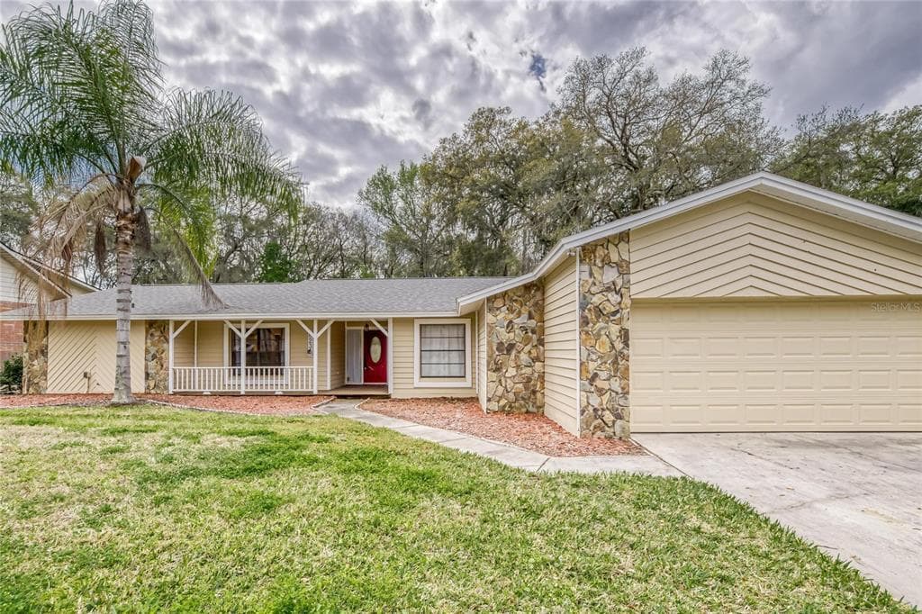 823 SCENIC HEIGHTS DR BRANDON, FL 33511