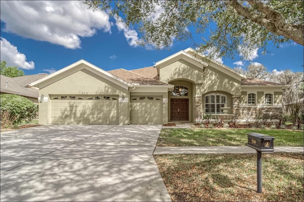 15316 VIREOGLEN LANE LITHIA, FL 33547