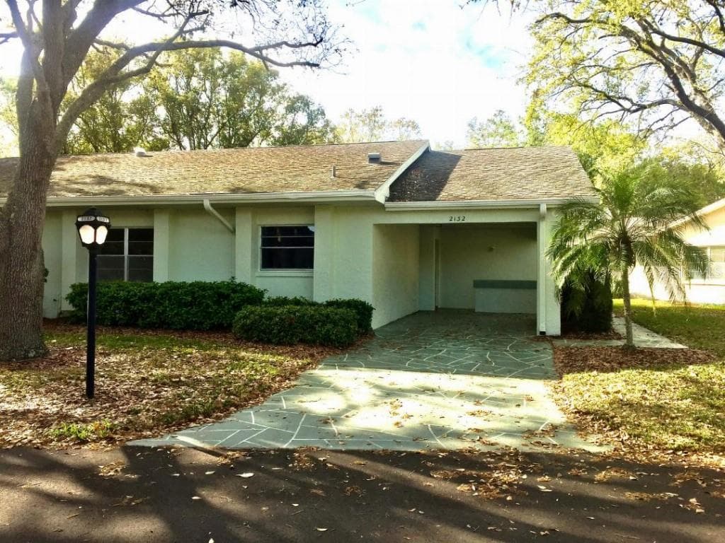2132 HAILSTONE CIRCLE UNIT 2132 SUN CITY CENTER, FL 33573