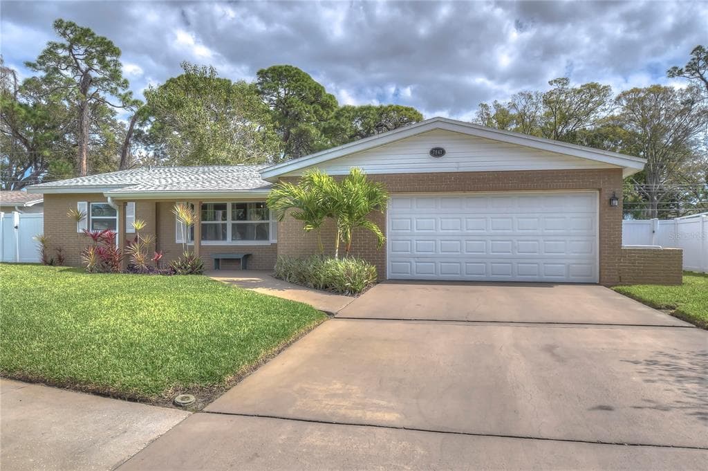 7847 91ST STREET SEMINOLE, FL 33777