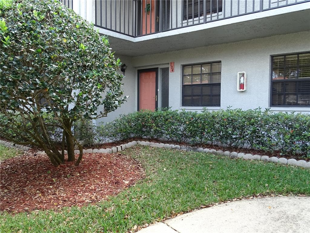 2020 LAKEVIEW DRIVE UNIT 104 CLEARWATER, FL 33763