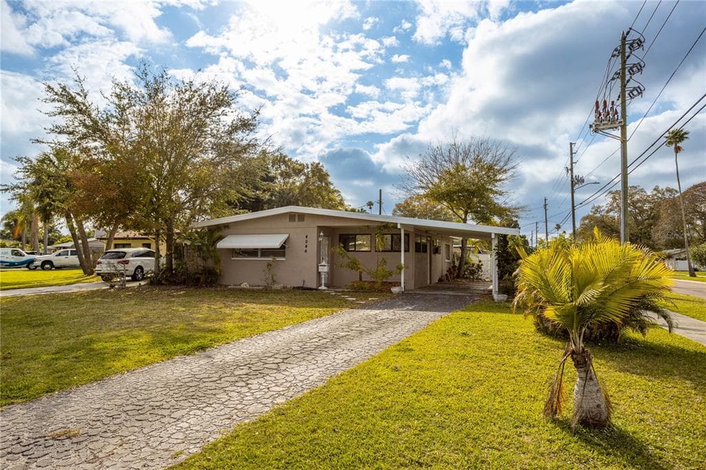 4046 OVERLOOK DRIVE NE ST PETERSBURG, FL 33703