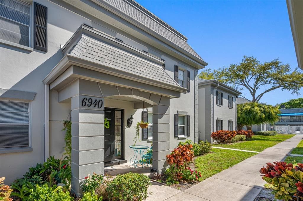 6940 SUNSET DRIVE S UNIT 2B SOUTH PASADENA, FL 33707