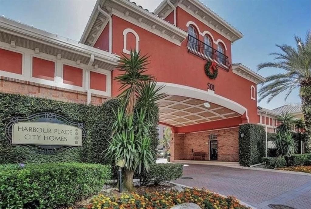 501 KNIGHTS RUN AVENUE UNIT 2215 TAMPA, FL 33602