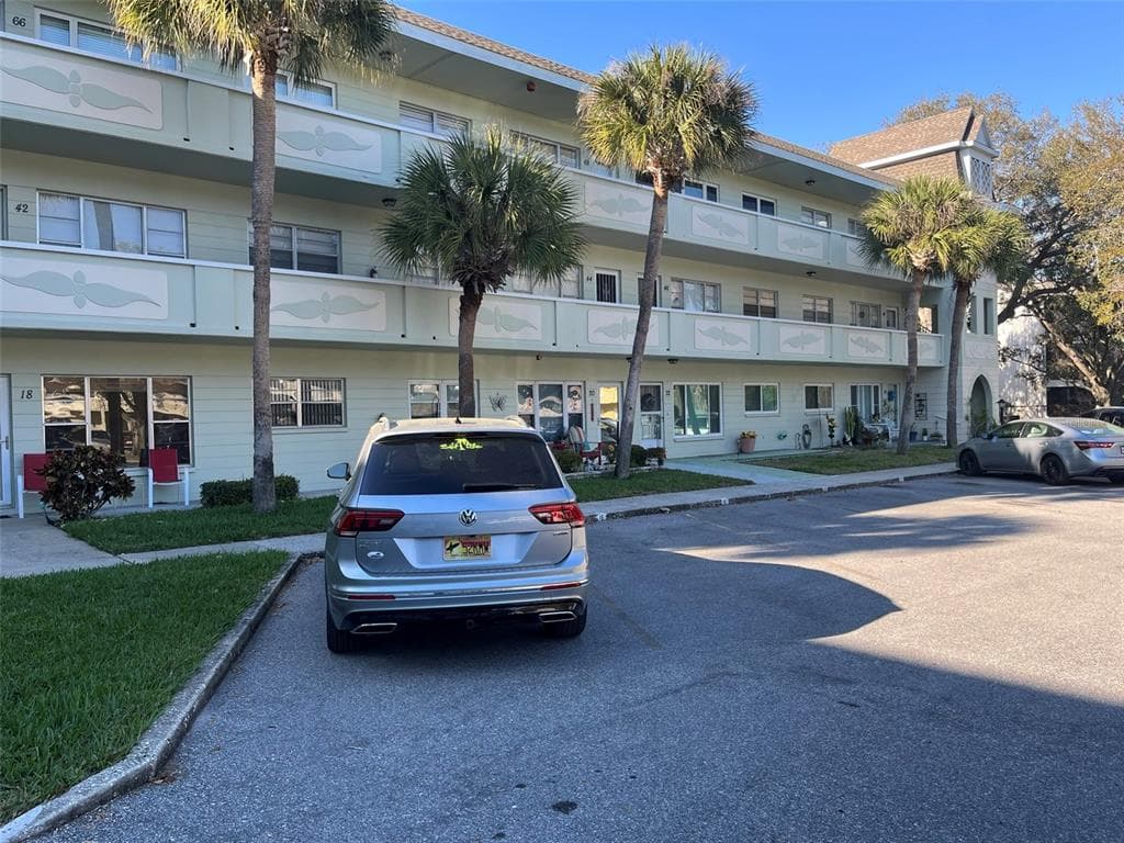 2386 SUMATRAN WAY UNIT 72 CLEARWATER, FL 33763