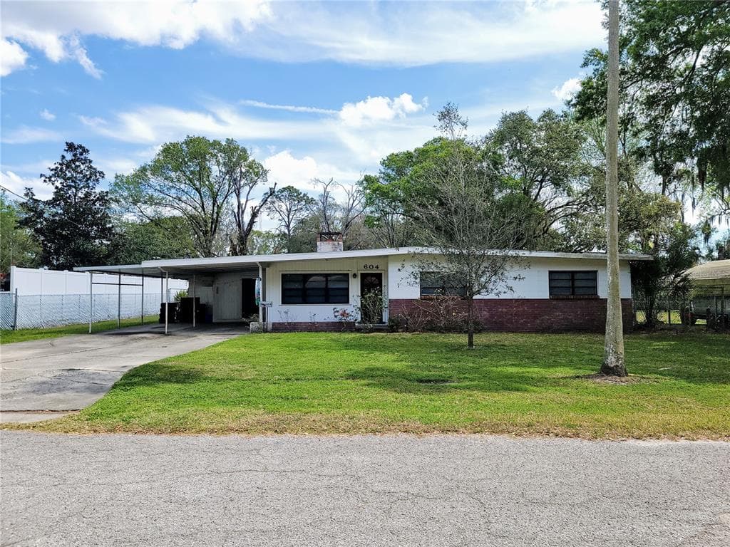 604 N WILLS STREET PLANT CITY, FL 33563