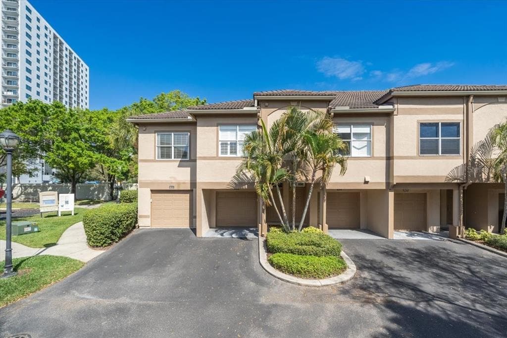813 NORMANDY TRACE ROAD UNIT 813 TAMPA, FL 33602