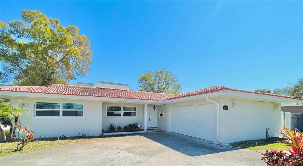 1719 CYPRESS AVENUE BELLEAIR, FL 33756