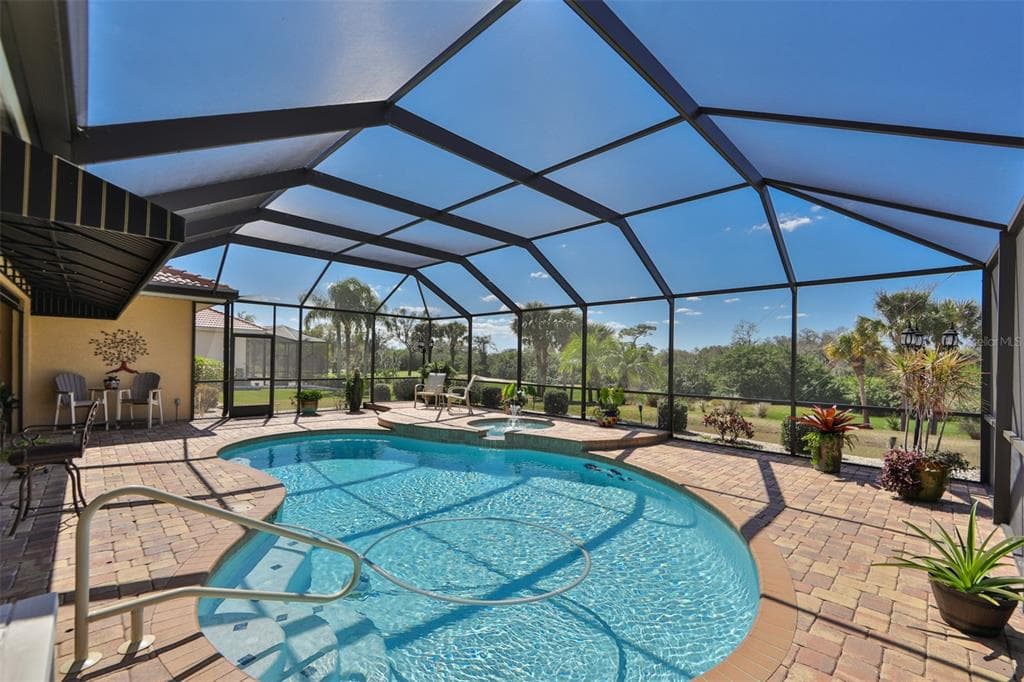 1106 SIGNATURE DRIVE SUN CITY CENTER, FL 33573