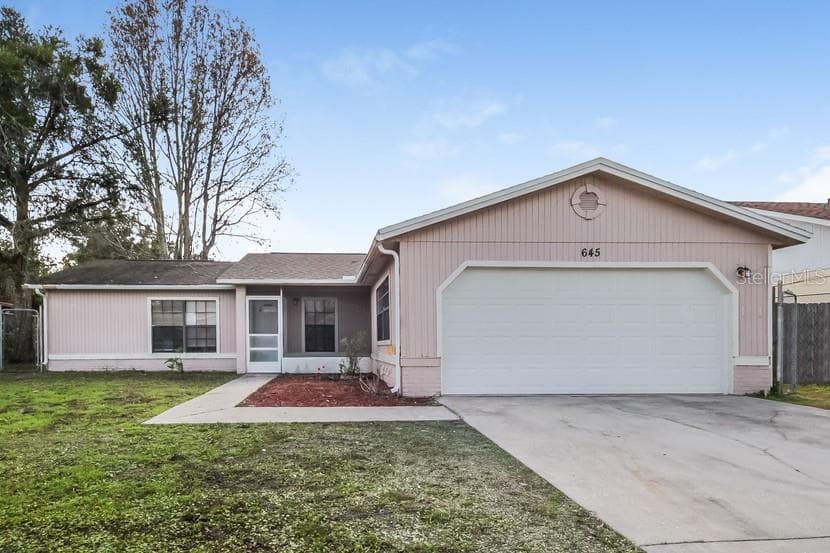645 MCKINLEY COURT KISSIMMEE, FL 34758