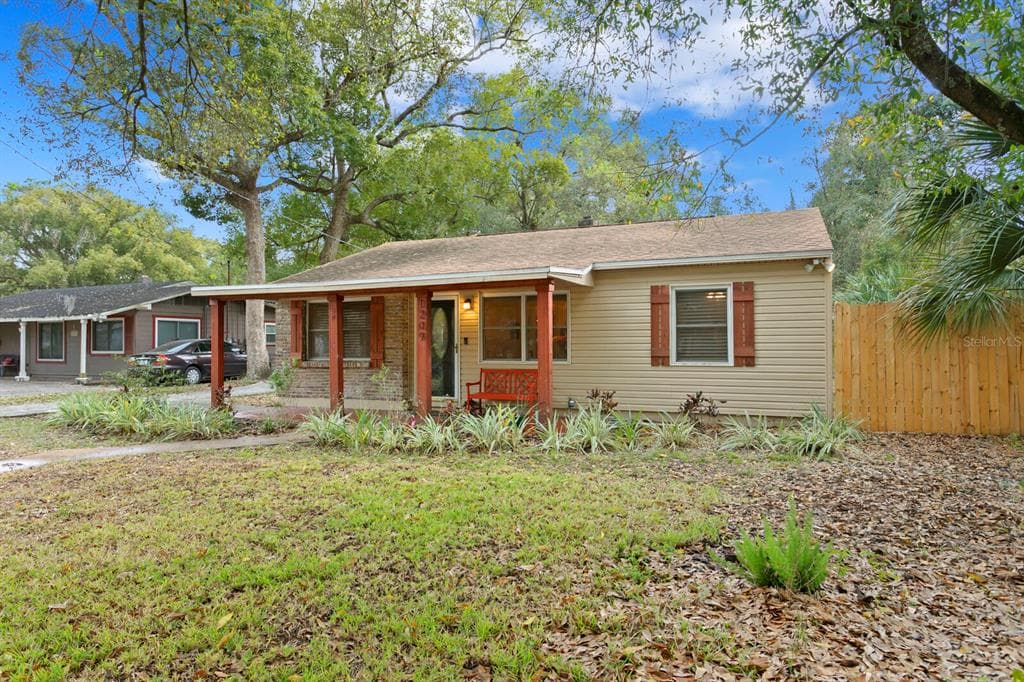 1209 E NORTH STREET TAMPA, FL 33604