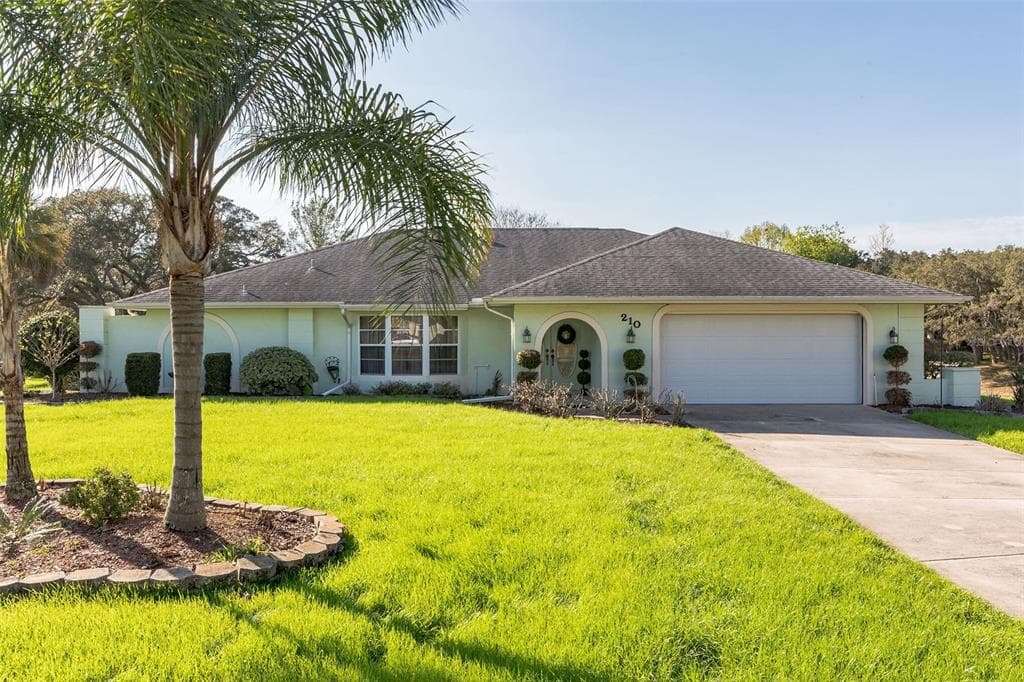 210 OAK LAKE DRIVE SPRING HILL, FL 34608