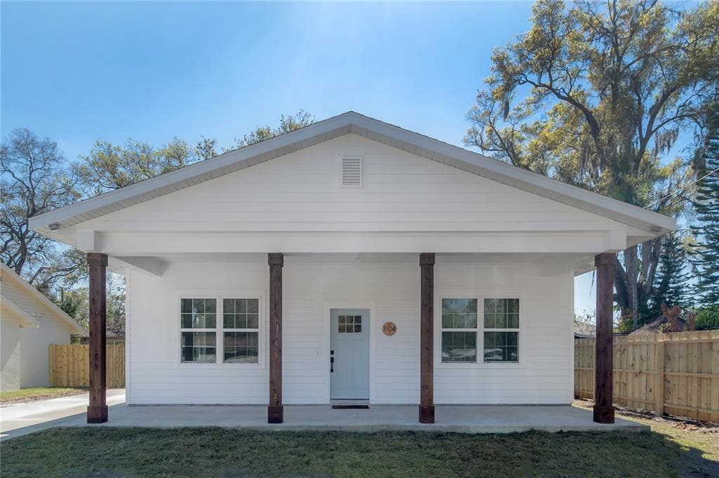 1104 W SITKA STREET TAMPA, FL 33604
