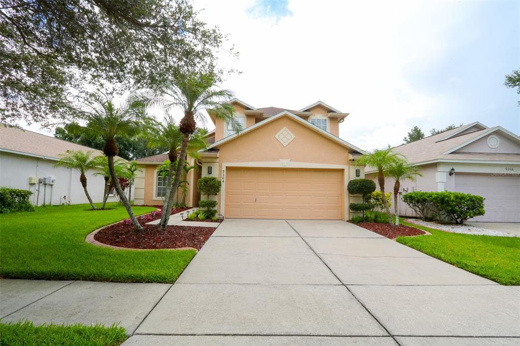 9304 HIDDEN WATER CIRCLE RIVERVIEW, FL 33578
