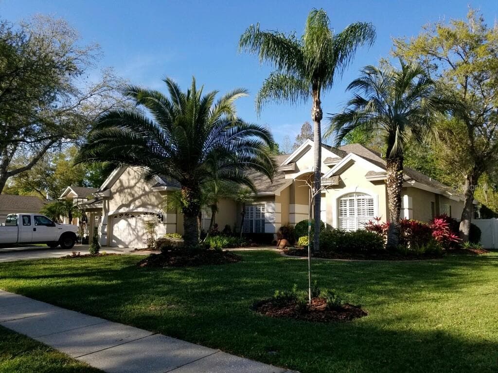 4906 HALLSTEAD WAY TAMPA, FL 33647