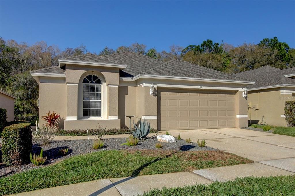 5211 GATO DEL SOL CIRCLE WESLEY CHAPEL, FL 33544
