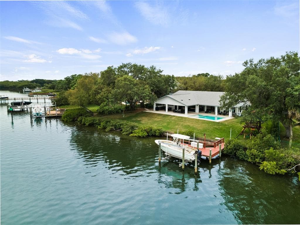 7529 18TH STREET NE ST PETERSBURG, FL 33702