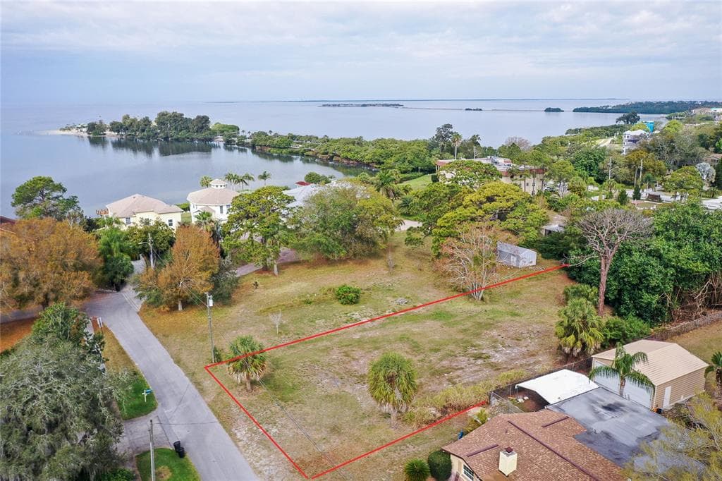 COBURN DRIVE TARPON SPRINGS, FL 34689
