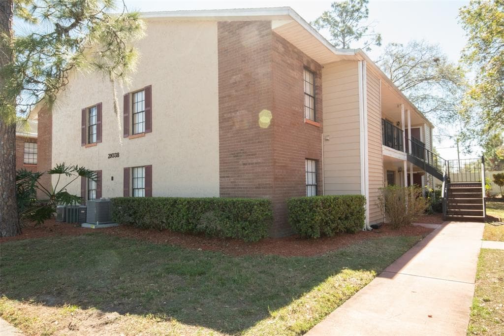 21038 VOYAGER BOULEVARD UNIT 4 LAND O LAKES, FL 34638