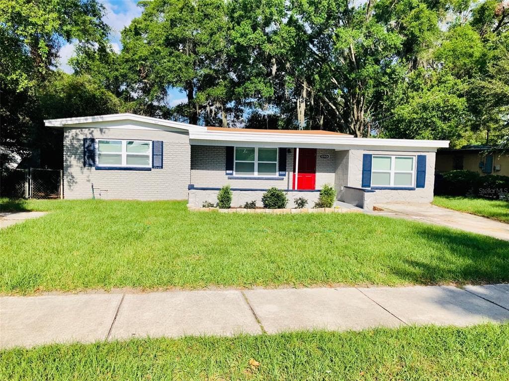 10906 N LANTANA AVENUE TAMPA, FL 33612