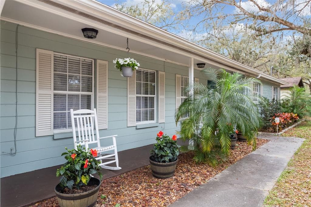2509 E 149TH AVENUE LUTZ, FL 33559