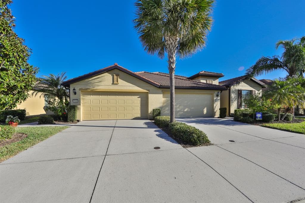 5540 SUNSET FALLS DRIVE APOLLO BEACH, FL 33572