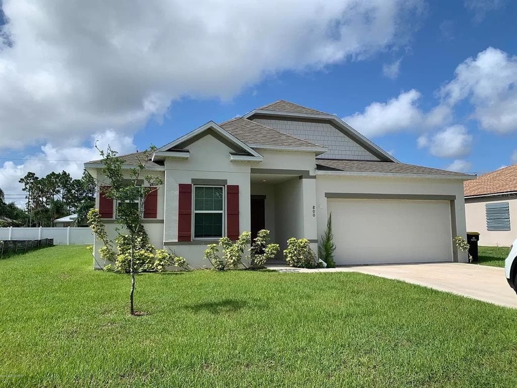 800 GRANDEUR STREET SE PALM BAY, FL 32909