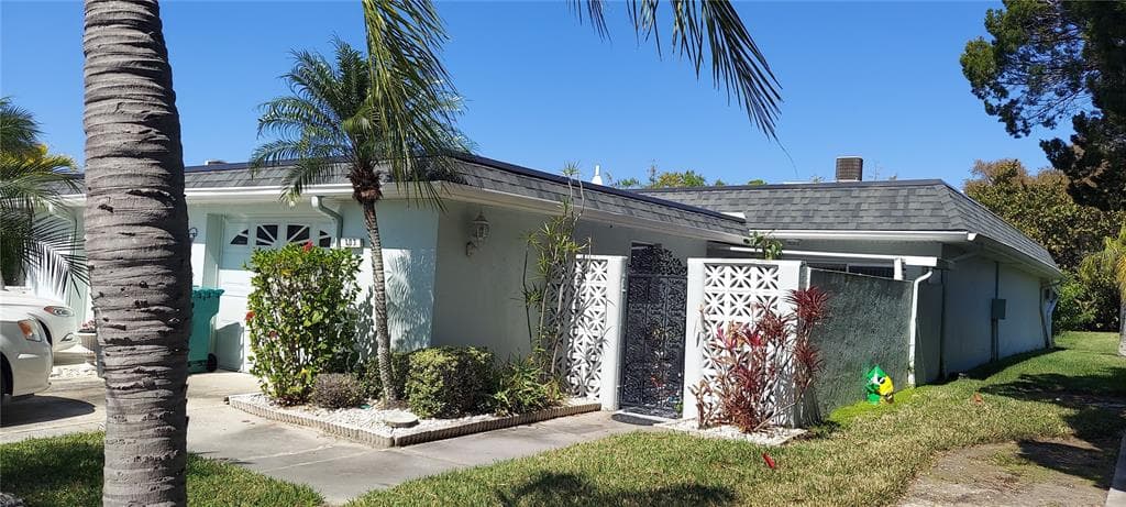 103 BOCA CIEGA POINT BOULEVARD N ST PETERSBURG, FL 33708