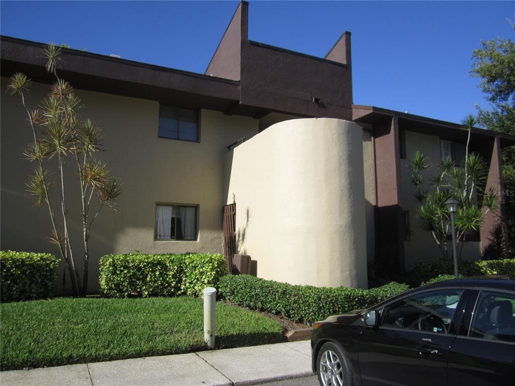 730 S VILLAGE DRIVE N UNIT 202 ST PETERSBURG, FL 33716