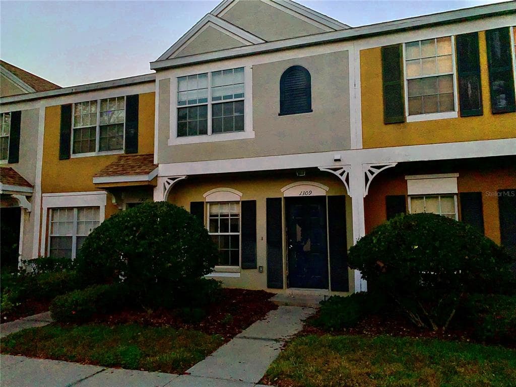 1309 COSTA MESA DRIVE WESLEY CHAPEL, FL 33543