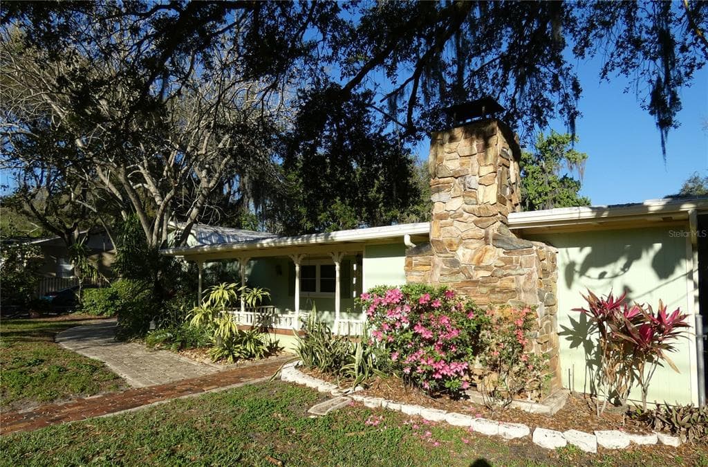 701 GEORGE STREET S TARPON SPRINGS, FL 34688