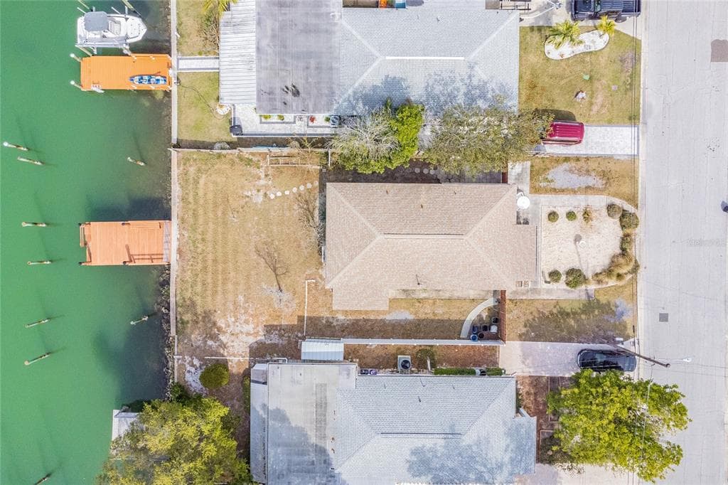 326 129TH AVENUE E MADEIRA BEACH, FL 33708