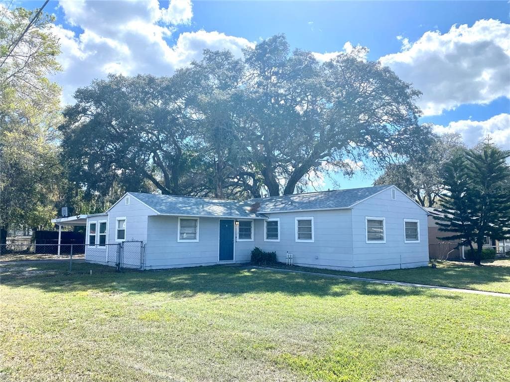 319 E ALTHEA AVENUE TAMPA, FL 33612
