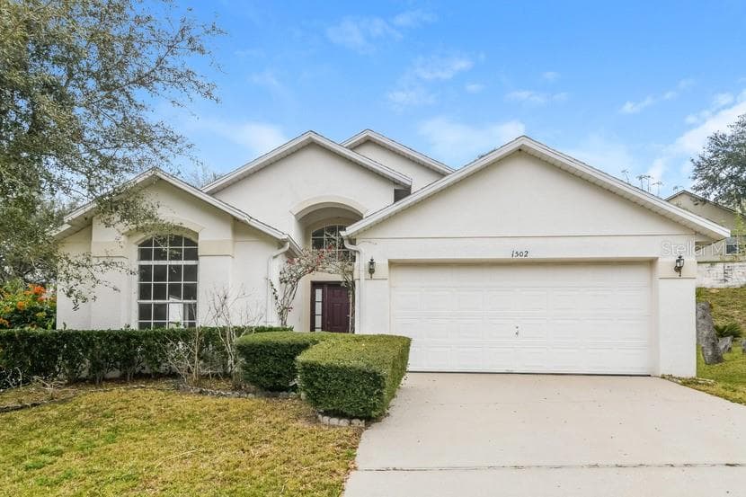 1502 SUNSET VILLAGE BOULEVARD CLERMONT, FL 34711