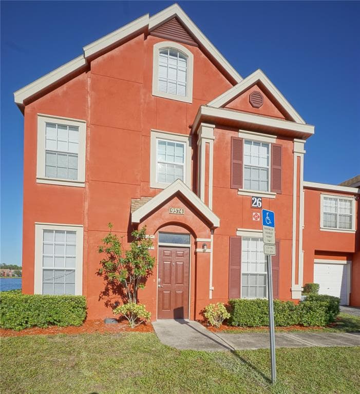 9574 LAKE CHASE ISLAND WAY TAMPA, FL 33626
