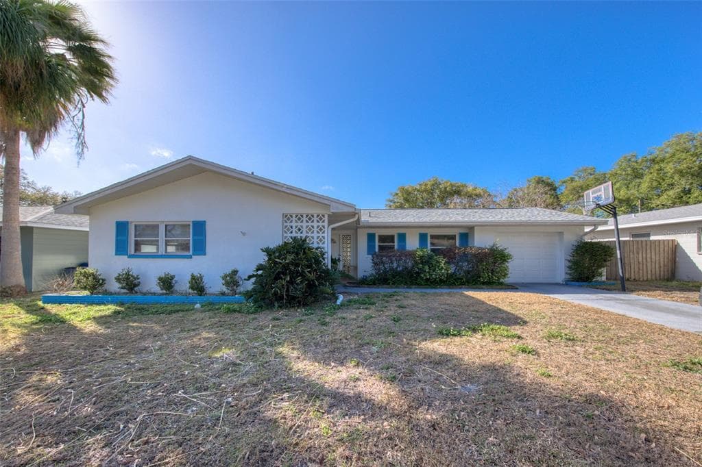 10904 90TH TERRACE SEMINOLE, FL 33772