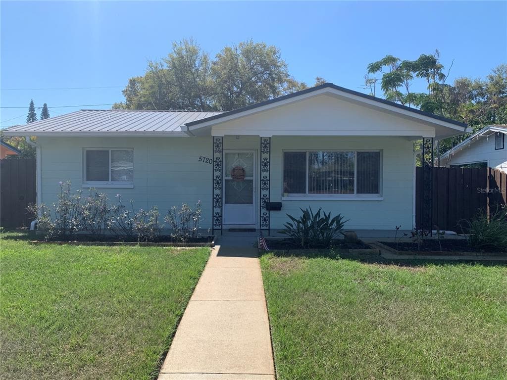 5720 BURLINGTON AVENUE N ST PETERSBURG, FL 33710