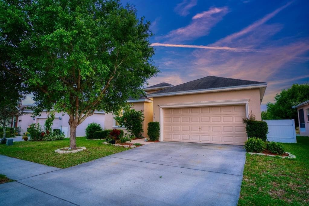 36034 LAGUNA HILLS CIRCLE ZEPHYRHILLS, FL 33541