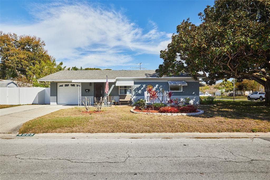 4005 32ND AVENUE N ST PETERSBURG, FL 33713