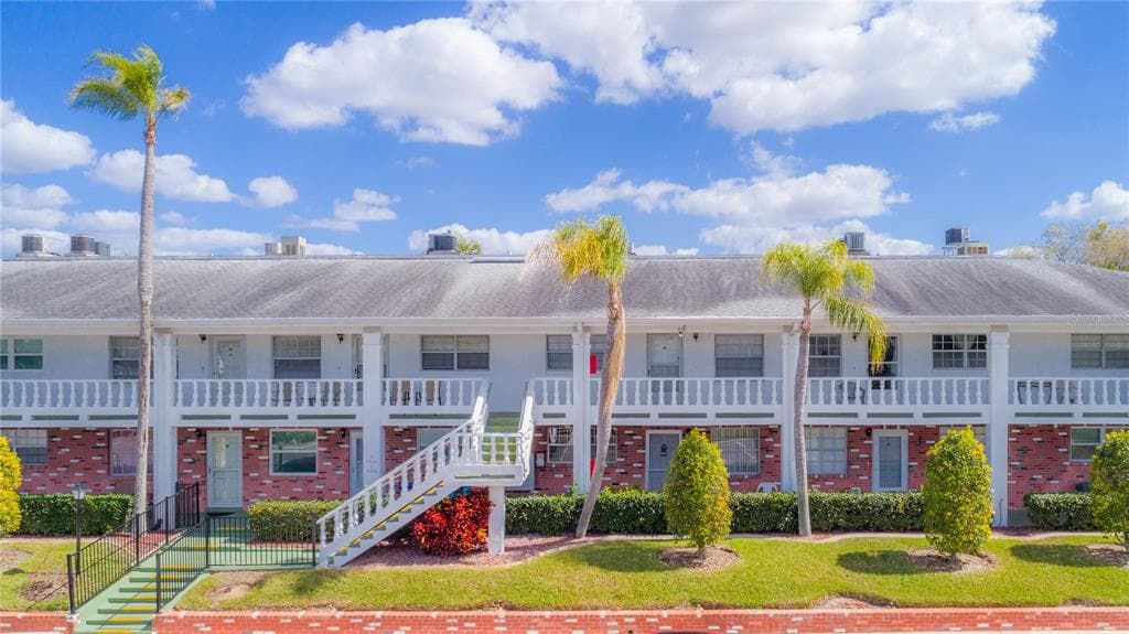 4746 AZALEA DRIVE UNIT 201C NEW PORT RICHEY, FL 34652
