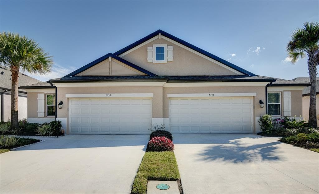 5754 AMBERLY DRIVE BRADENTON, FL 34208