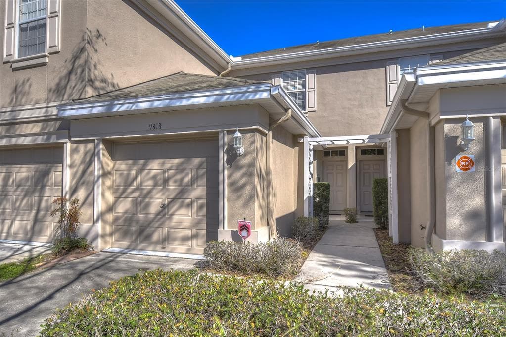 9818 FAN PALM WAY TAMPA, FL 33610
