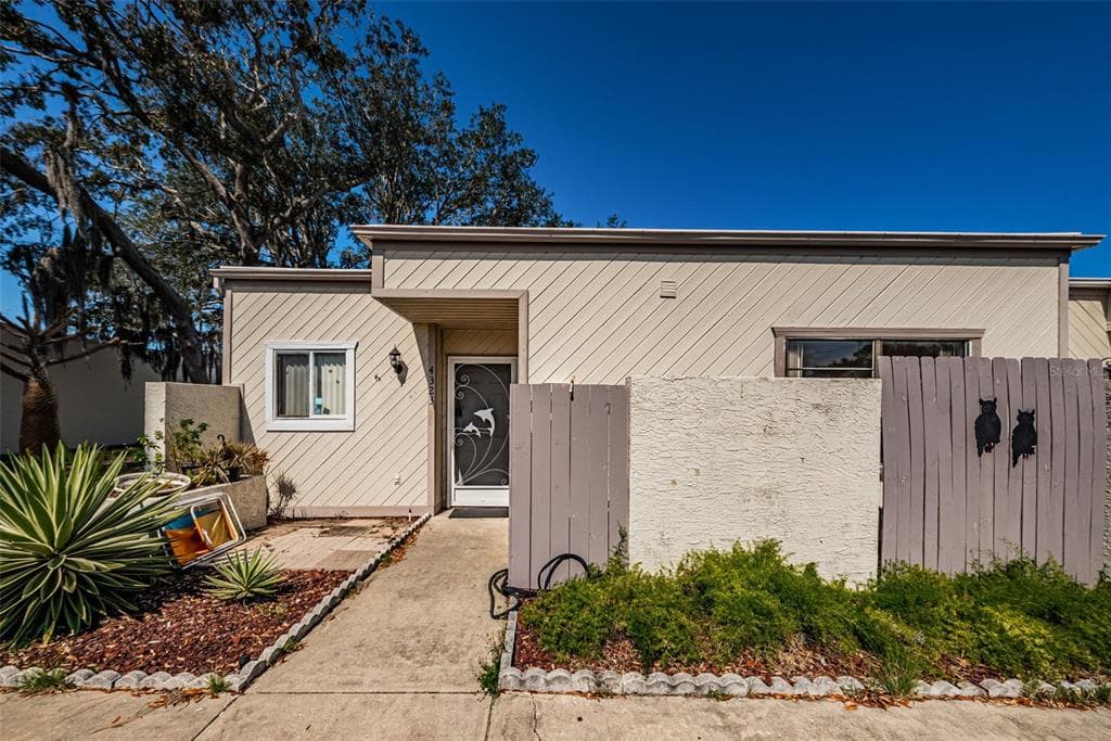 4323 SUSSEX STREET HOLIDAY, FL 34691