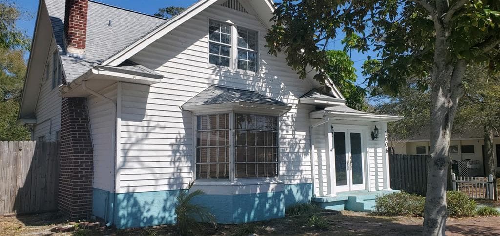 1006 JEFFORDS ST CLEARWATER, FL 33756