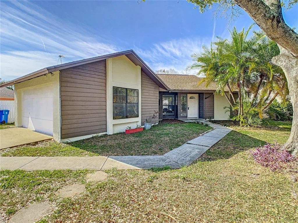 1808 LAKE CREST AVENUE BRANDON, FL 33510