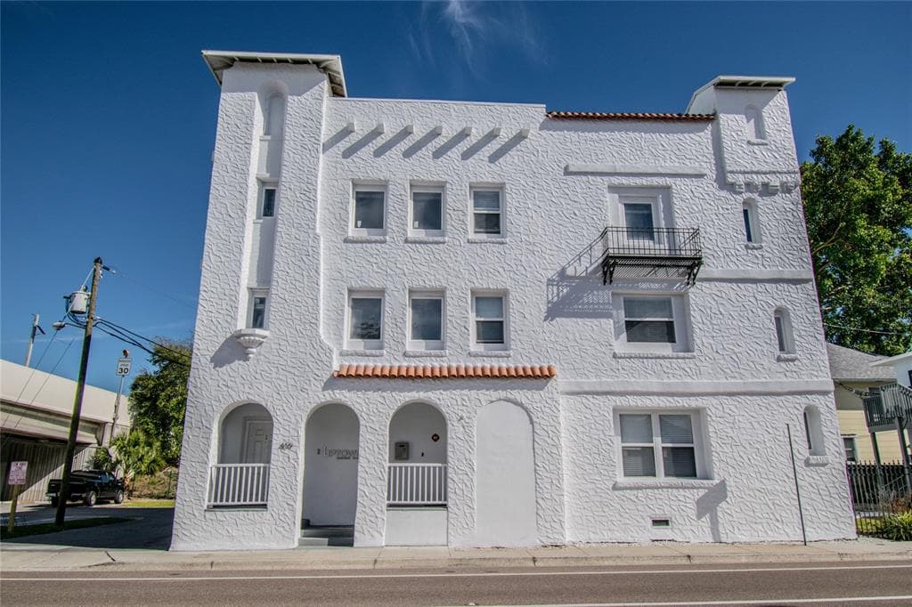 409 8TH STREET N UNIT 4 ST PETERSBURG, FL 33701