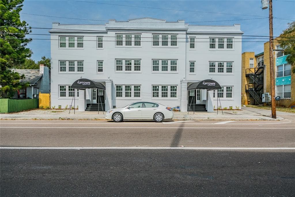 733 5TH AVENUE N UNIT 8 ST PETERSBURG, FL 33701