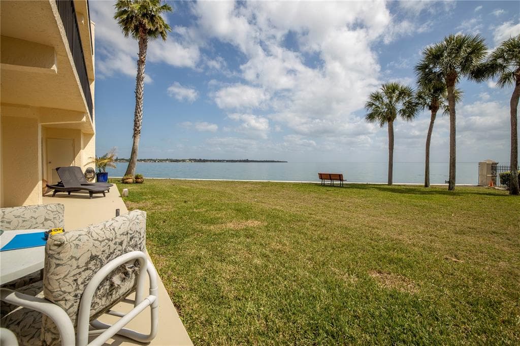 7540 SUNSHINE SKYWAY LANE S UNIT Building A ST PETERSBURG, FL 33711