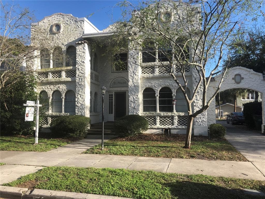 2114 W DEKLE AVENUE UNIT 3 TAMPA, FL 33606